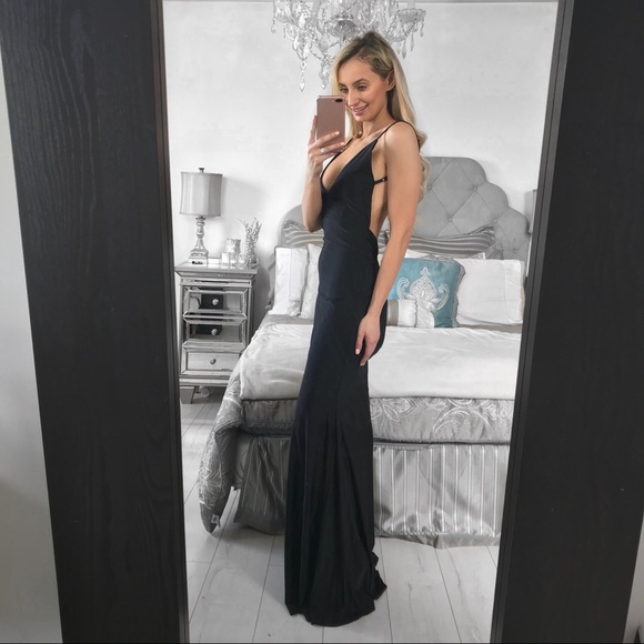 Black V-Neck Halter Maxi Bodycon Backless Dress - Picture 7 of 9